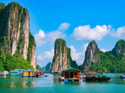 Khám phá Vịnh Hạ Long - Kỳ quan thiên nhiên hùng vĩ như mơ