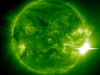 Bão Mặt Trời (Solar Flare): Cơn Thịnh Nộ Từ Vũ Trụ và Tác Động Đến Trái Đất Năm 2026