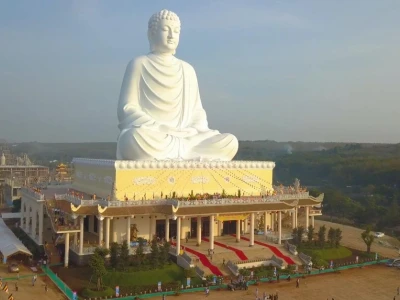 Chùa Phật Quốc Vạn Thành: Khám phá tượng Phật cao 73m tại Bình Phước
