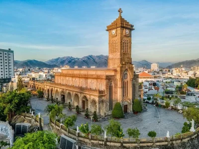 Nhà Thờ Đá Nha Trang: Kiến Trúc Độc Đáo Gợi Nhớ Thời Gian