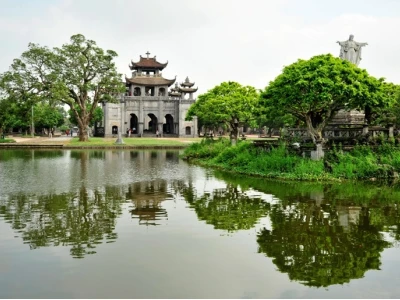 Nhà thờ đá Phát Diệm kiến trúc độc đáo hơn 130 năm tuổi ở Ninh Bình