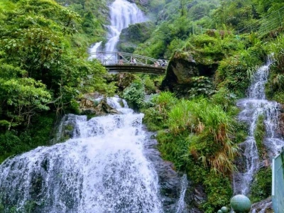 Thác Bạc Sapa: Khám phá Vẻ đẹp Thiên nhiên Hùng vĩ và Trải nghiệm Độc đáo